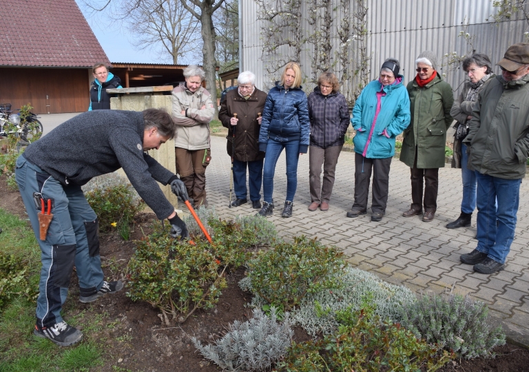 Ziergehölz-Schnittkurs für Frauen 2019